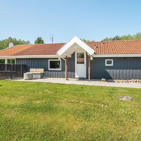 8 Person Holiday Home In Hejls ภายนอก รูปภาพ