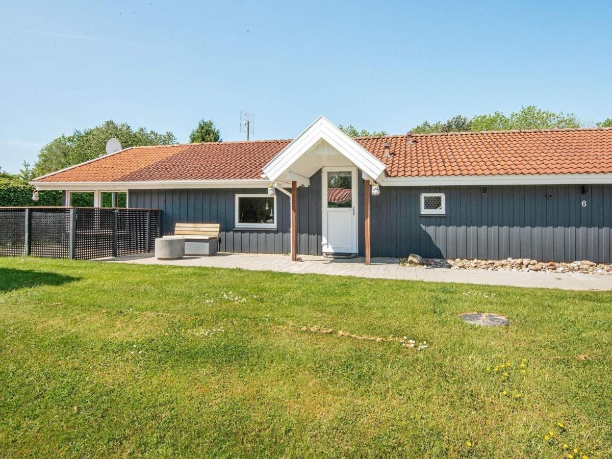 8 Person Holiday Home In Hejls ภายนอก รูปภาพ