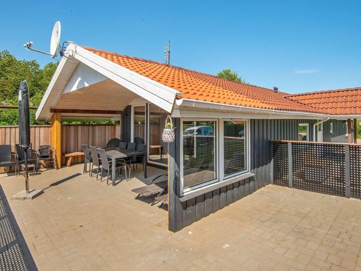 8 Person Holiday Home In Hejls ภายนอก รูปภาพ