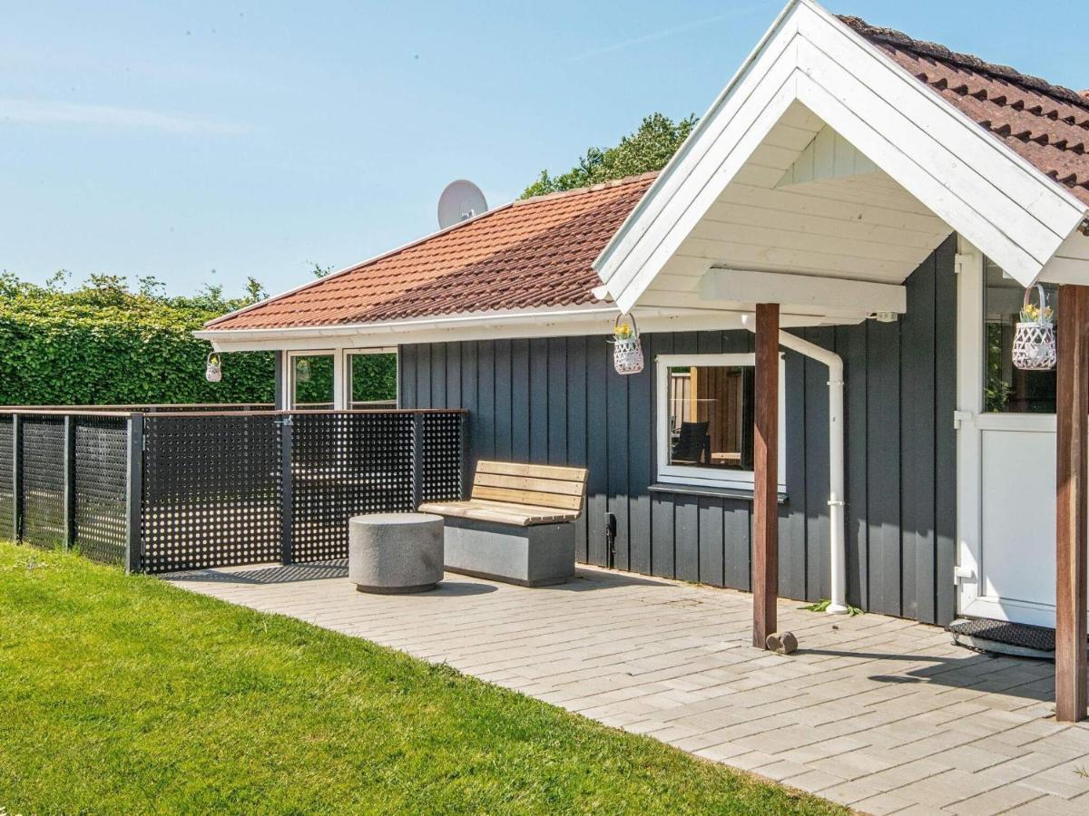 8 Person Holiday Home In Hejls ภายนอก รูปภาพ